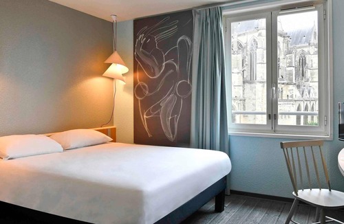 Saint-Quentin Hotel | ibis Saint Quentin Basilique
