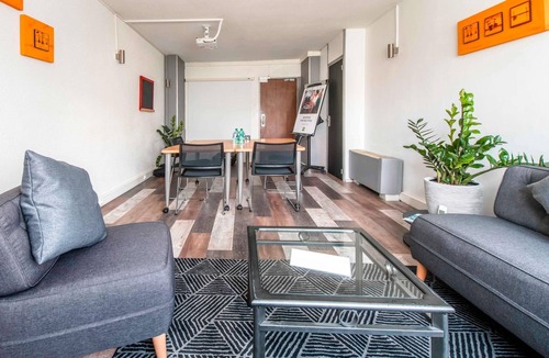 Saint-Jean-Baptiste Hotel | ibis Styles Besançon