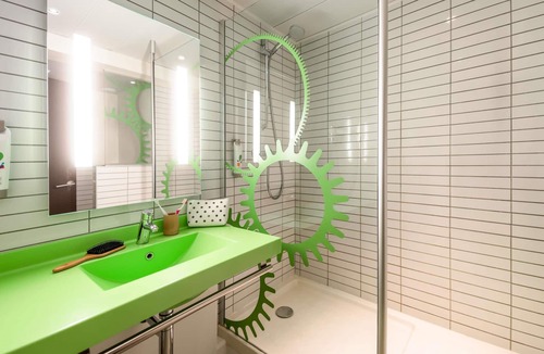 Saint-Jean-Baptiste Hotel | ibis Styles Besançon