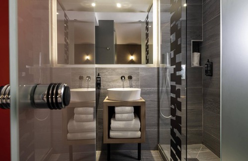 Bourg-la-Reine Hotel | ibis Styles Bourg La Reine