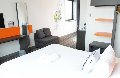 Port of Caen Hotel | Ibis Styles Caen Centre Gare