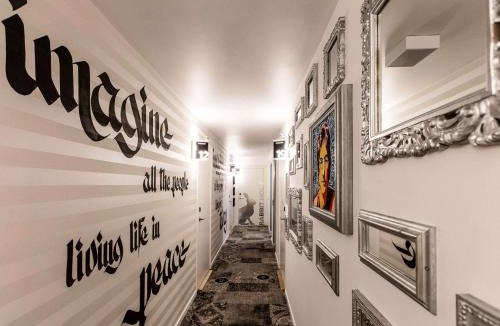 Lausanne Center Hotel | ibis Styles Lausanne Center MadHouse