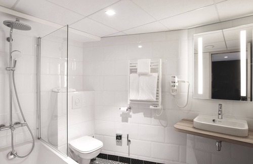 Laval Hotel | ibis Styles Laval Centre Gare