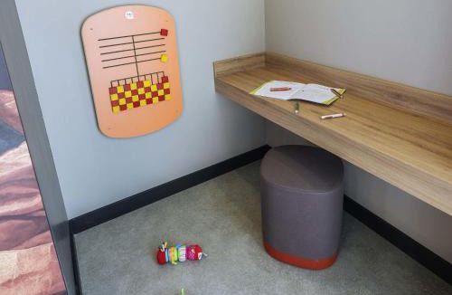 Miroir - Batignolles Hotel | ibis Styles Le Mans Gare Sud