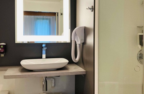 Lesquin Hotel | ibis Styles Lille Aeroport