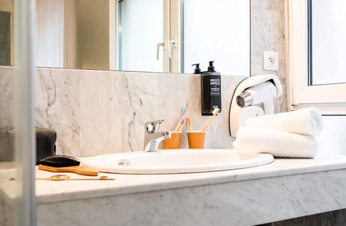 Poincare - Foch - Anatole France - Croix de Bourgogne Hotel | ibis Styles Nancy Centre Gare