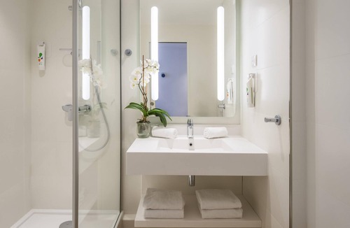 Saint-Laurent-du-Var Hotel | ibis Styles Nice Cap 3000 Airport