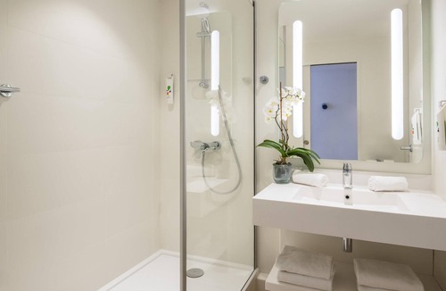 Saint-Laurent-du-Var Hotel | ibis Styles Nice Cap 3000 Airport