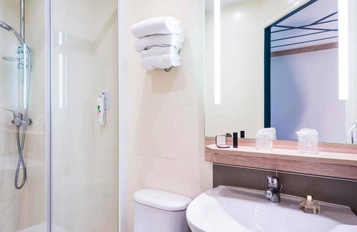 Val-de-Reuil Hotel | ibis Styles Rouen Val De Reuil