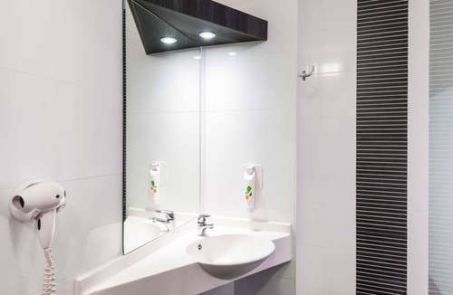 Val-de-Reuil Hotel | ibis Styles Rouen Val De Reuil