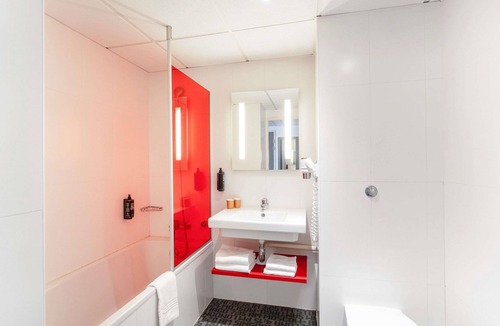 Pont des Demoiselles-Montaudran-La Terrasse Hotel | ibis Styles Toulouse Cite Espace