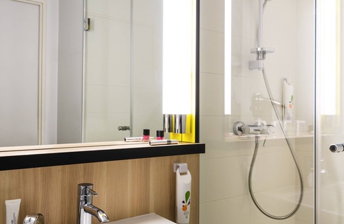 Guyancourt Hotel | ibis Styles Versailles Guyancourt