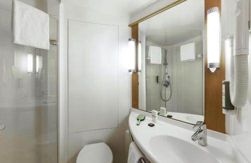 Horgen District Hotel | ibis Zurich Adliswil