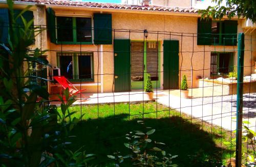 Riez Apartment | ic locations