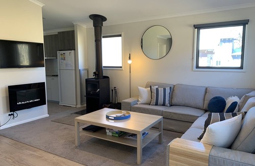 Dinner Plain Ski Chalet | Ice Shackle