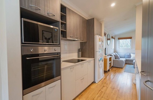 Dinner Plain Ski Chalet | Ice Shackle