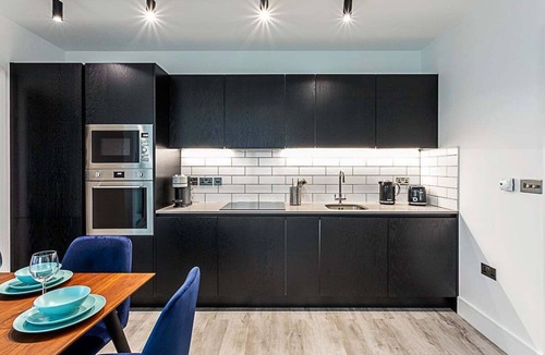 East Acton Apartment | Icon Tower Flat IX