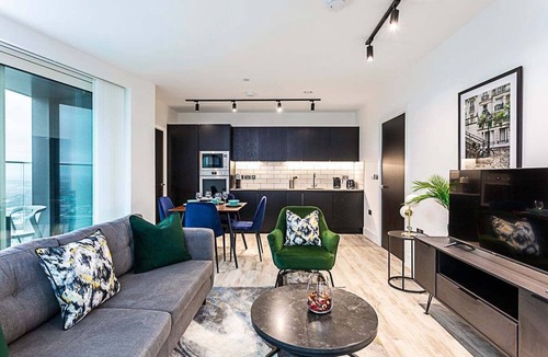 East Acton Apartment | Icon Tower Flat IX