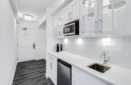 Avalon Hotel | ICONA Windrift