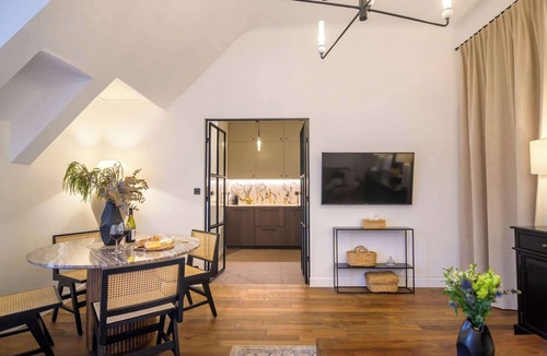 Faubourg-du-Roule Apartment | Iconic address, Quiet 1 bdrm with Private Balcony