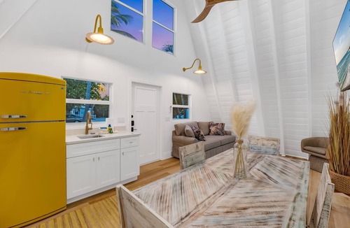 Sanibel Cottage | Iconic Anchor Inn A-Frame Cottages