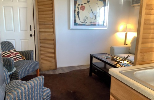 Tucumcari Hotel | Iconic Apache Motel 1 bedroom suite pet friendly ground floor