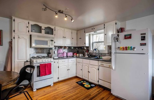 Downtown St. John's Cottage | Iconic Battery Cottage Signal Hill Sea&City Views