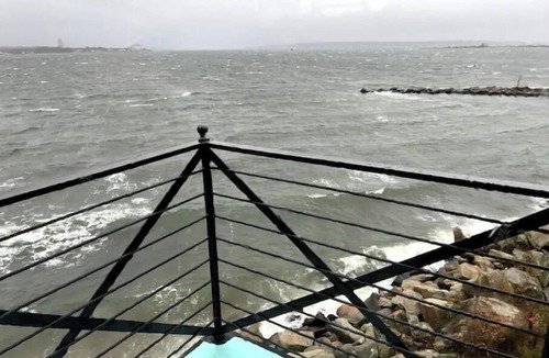 Bristol House | Iconic Bristol Ferry Lighthouse