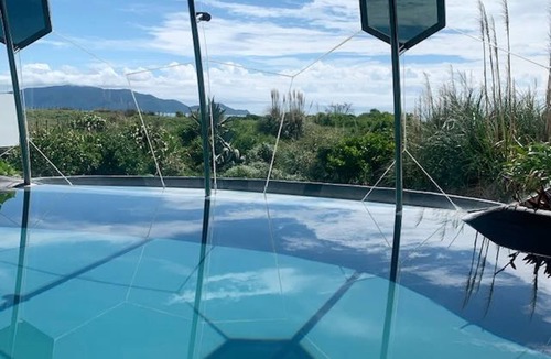 Peka Peka House | Iconic & Curvaceous Beach House