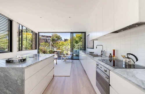 Elizabeth Bay Apartment | Iconic Elizabeth Bay Pad