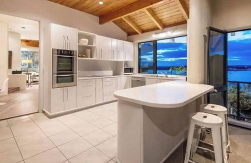 Beach Haven House | Iconic Estate -Unique Waterfront Experience