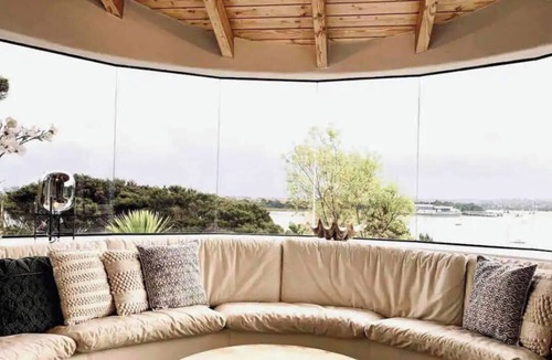 Beach Haven House | Iconic Estate -Unique Waterfront Experience