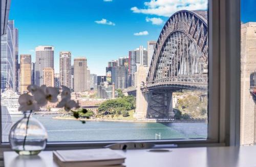 Kirribilli Apartment | Iconic Harbour Bridge Views