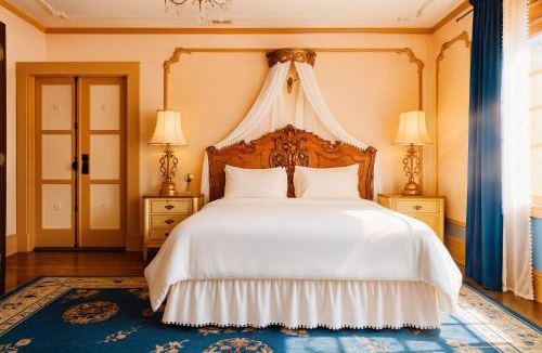 Hollywood House | Iconic Hollywood Homestay Near Walk Of Fame