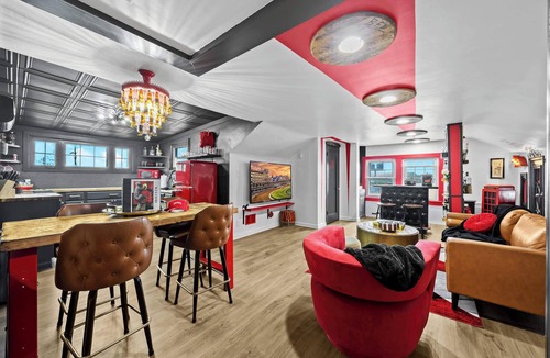 Audubon Apartment | Iconic KY Home: Seven-Unit Stay Near Bourbon Trail
