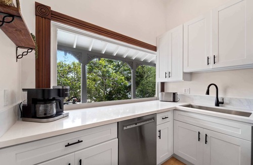Bankers Hill House | Iconic Mansion with Hot Tub, GYM, Arcade & Parking