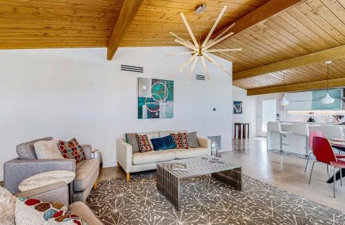 Racquet Club Estates House | Iconic Mid-Century Modern Escape Permit# 4729