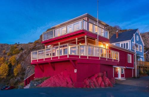 Downtown St. John's House | Iconic Red Top of the Battery Ocean & City View
