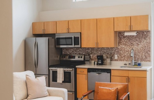 Lower Queen Anne House | Iconic Seattle Experience: Explore Seattle's Unique Downtown! Great for Groups!
