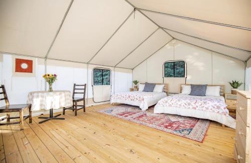 Cassville House | Iconic Tented Cabin with Fire Pit in Cassville, Missouri