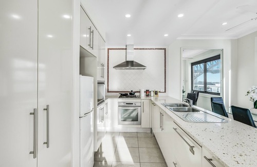 Kirribilli Apartment | Iconic Views