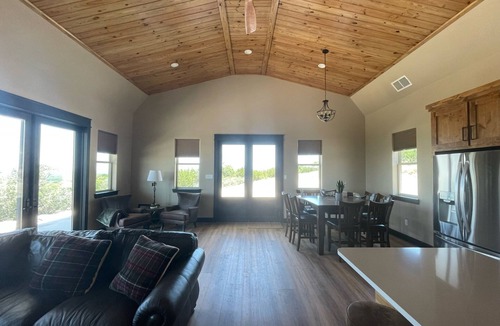 Goldsboro Cabin | Iconic West Texas Sunset and Scenic Views