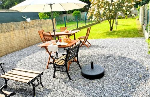 Valenciennes Apartment | Idéal PRO & Couple - 2 Logements Thème Boho Chic RDC & Dandy 1er étage - Quartier Calme - Jardin - WIFI HD - Smart TV - Parking Gratuit - Proche Centre & Transports - Ask Home