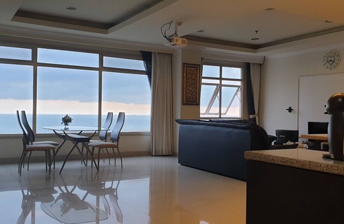 Old Jakarta Apartment | Luxury Sea View Serviced Apartment With Balconies