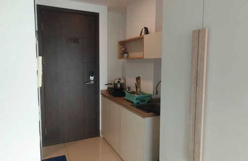 Jakarta Apartment | CGK airport transfer, 24H security-CCTV, early check-in & late check-out. T&C
