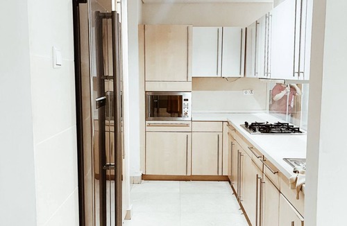 Gading Apartment | Cozy Luxury Condo in City Central