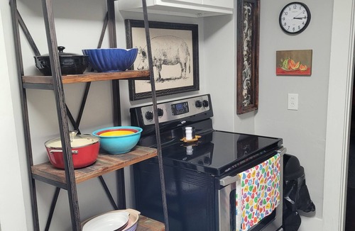 Glasgow Cottage | IDA'S COTTAGE.nClose to caves and lakes.nBeautiful decor.nSimply the best!nn