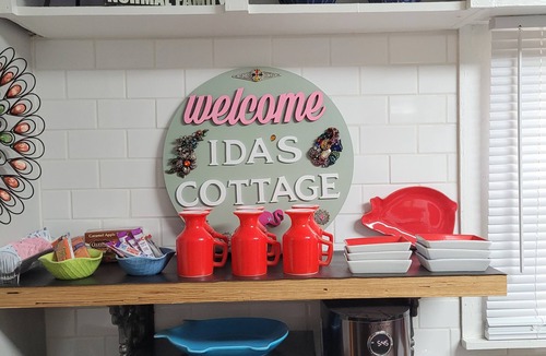 Glasgow Cottage | IDA'S COTTAGE.nClose to caves and lakes.nBeautiful decor.nSimply the best!nn