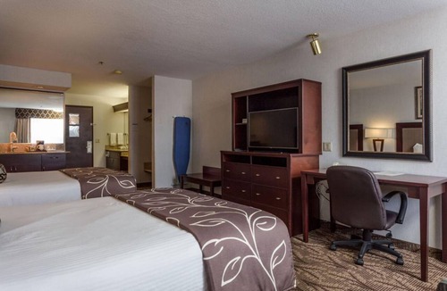 Idaho Falls Hotel | IDAHO FALLS, 2 GREAT UNITS! POOL, SPA, JACUZZI!