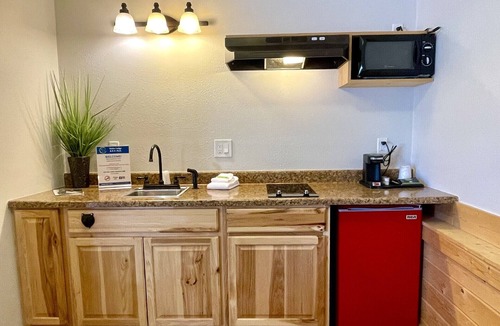 Bonners Ferry Hotel | Idaho Lodge and RV Park